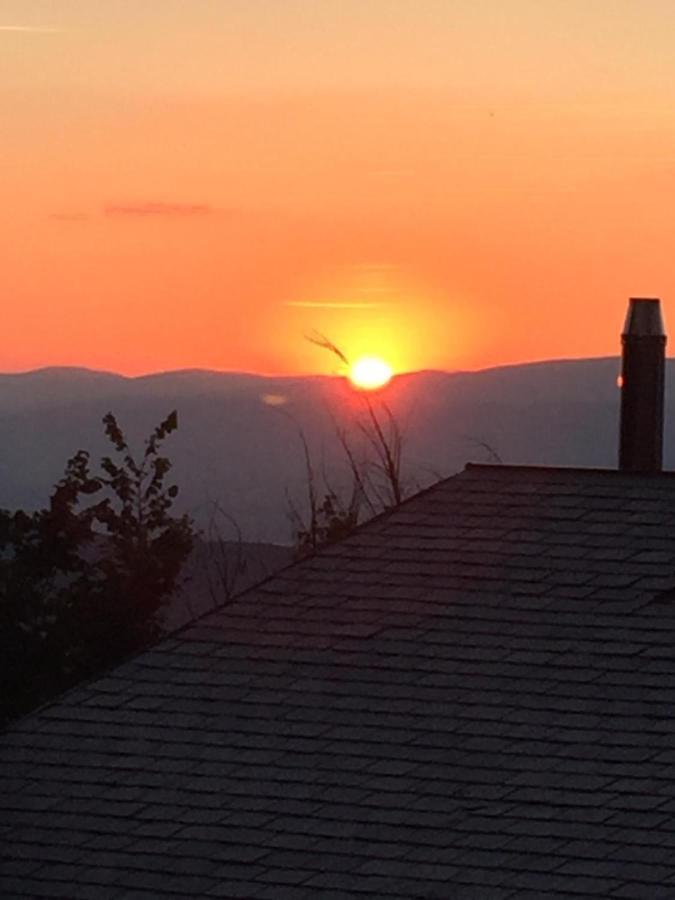 La Rosa Del Agua Bed & Breakfast El Acebo de San Miguel Dış mekan fotoğraf